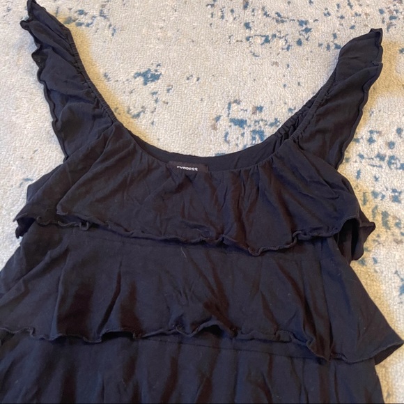 Express Ruffle Tank Top - Picture 3 of 6
